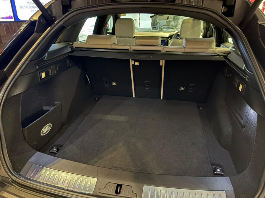 Velar R-Dynamic S P250 - Image 6